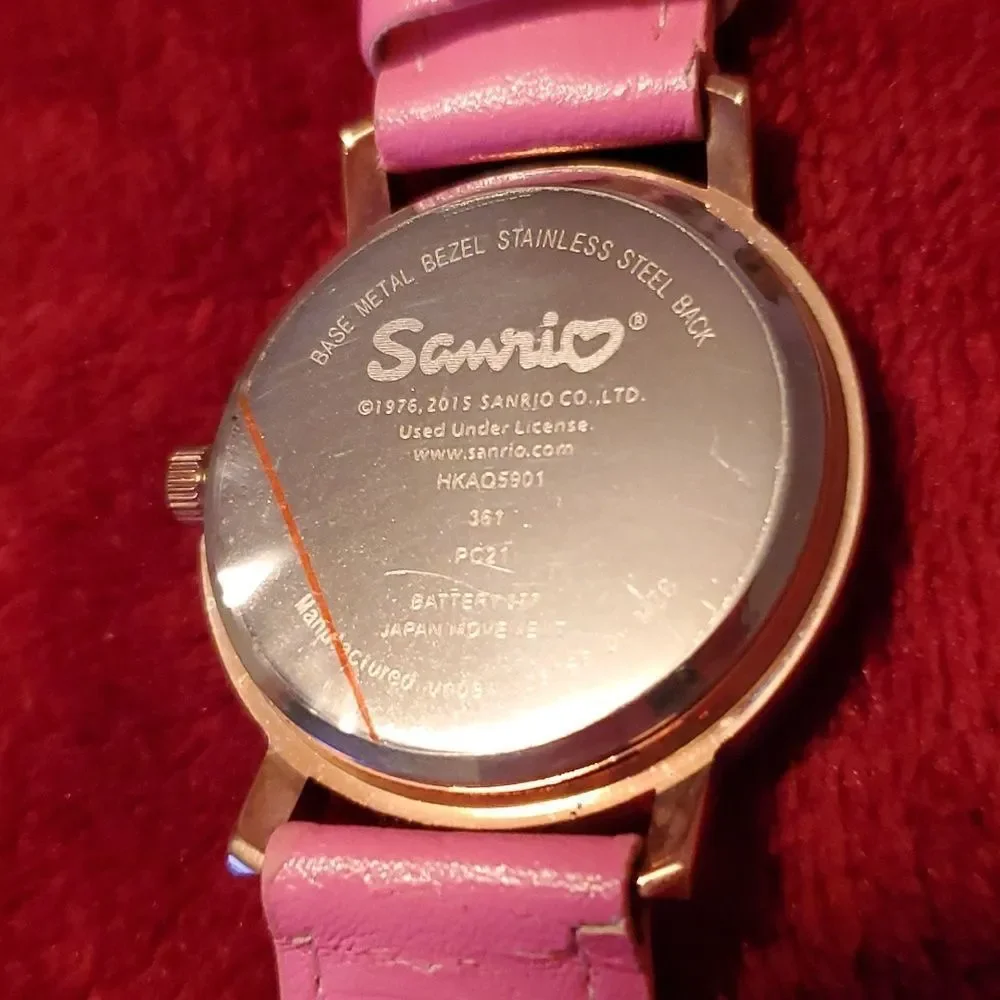 NEW SANRIO HKAQ5901 Hello Kitty Rose Gold Case Pink Band New Battery Works Great